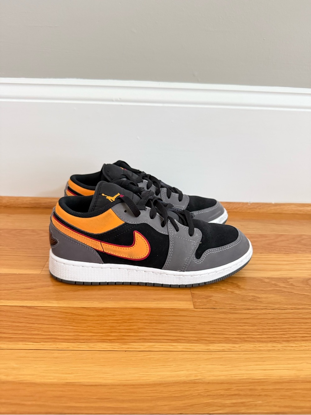 Air Jordan 1 Low SE “Vivid Orange”